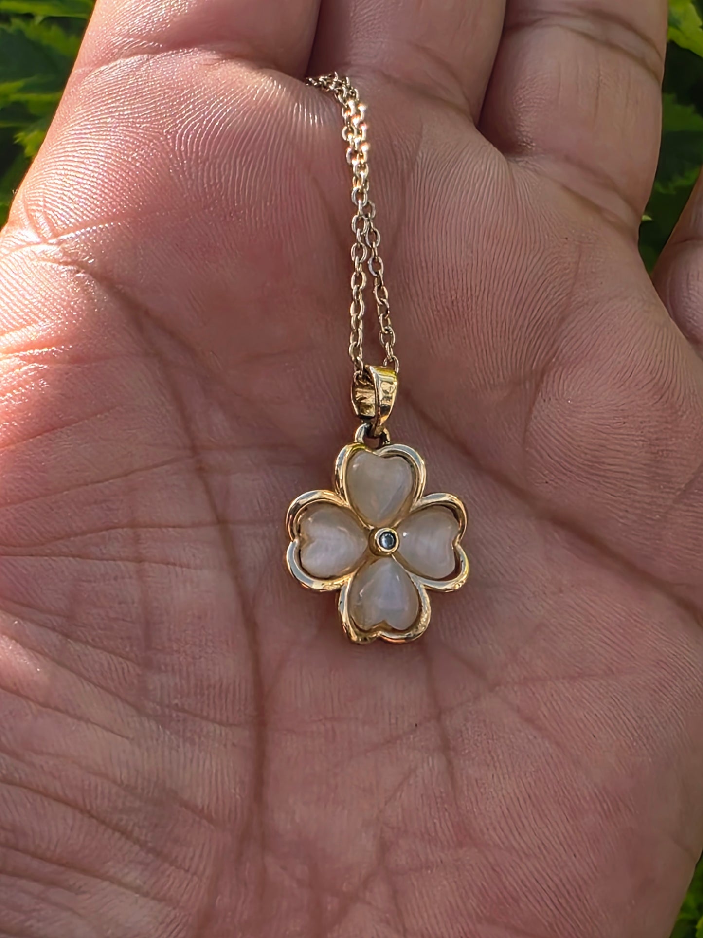 Collar trébol dorado💫